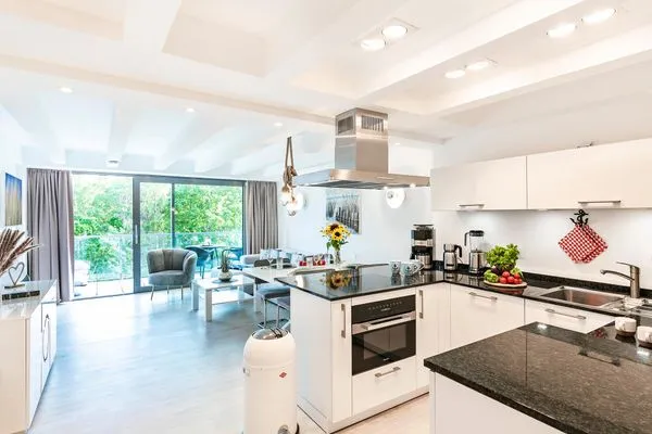 offener Wohn- und Kochbereich.  FeWo Kapitänskajüte in PRORA - 8.33