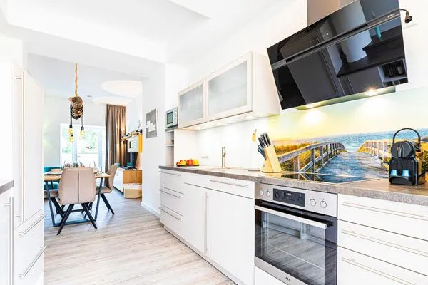 Separate Küche: Filter-Kaffeemaschine, Kapsel-Kaffeemaschine (DeLonghi Nespresso)  FeWo Lieblingsplatz in PRORA - 7.06