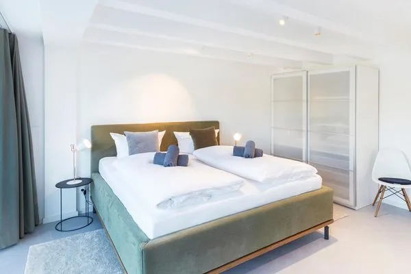 Schlafzimmer 1: Boxspringbett (180x200)  FeWo Strandhafer in PRORA - 4.33