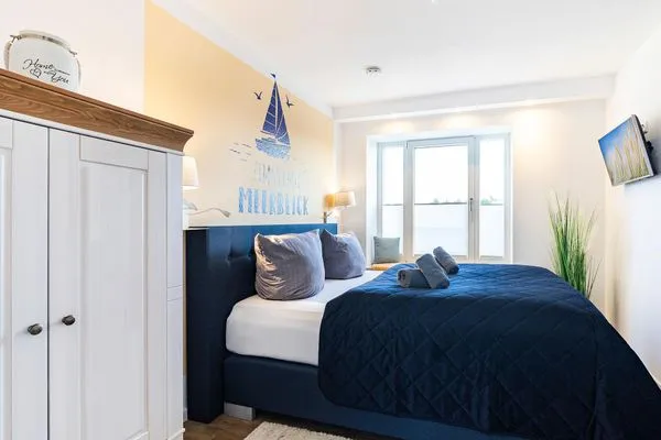 Schlafzimmer 2: Doppelbett (160x200), TV  FeWo Meeresrauschen Dachterrasse in PRORA - 4.51