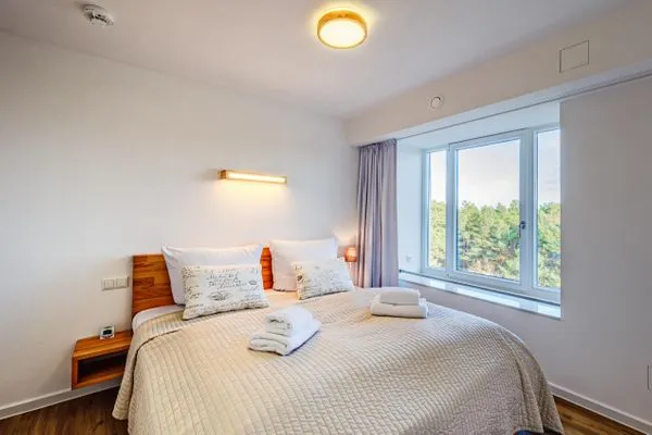 Schlafzimmer 1: Doppelbett (180x200), Kleiderschrank  FeWo Meerestraum in PRORA - 5.53