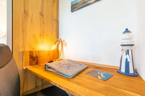 Schlafzimmer 2: Doppelbett (160x200), TV  FeWo Meerlust in PRORA - 4.42