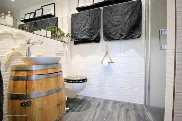 Badezimmer  FeWo Njoerd in PRORA - 5.35