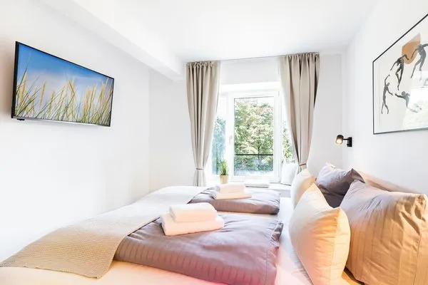 Schlafzimmer 2: 2 Einzelbetten (90x200), TV, Kleiderschrank  FeWo Oase in PRORA - 2.25