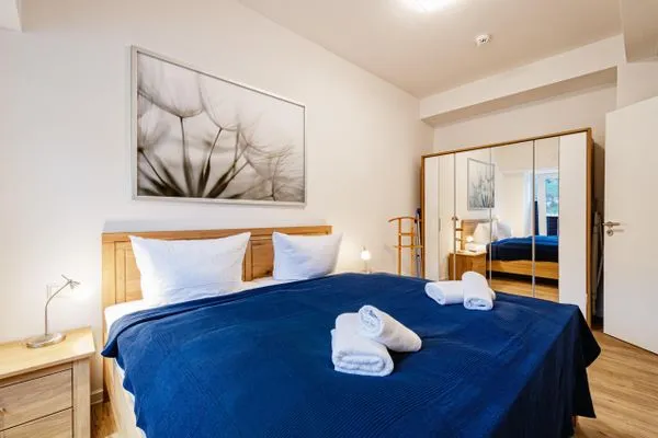 Schlafzimmer 1, Doppelbett (180x200), TV  FeWo Ostseebrise in PRORA - 5.03