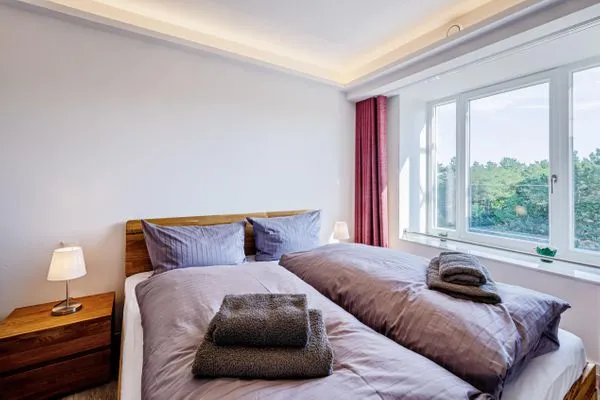 Schlafzimmer: 1 Doppelbett (160x200), TV  FeWo Ostwind in PRORA - 5.43