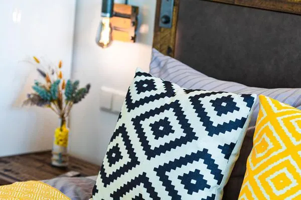 Schlafzimmer 1: Boxspringdoppelbett (180*200), TV  FeWo Sky Suite Proradies Dachterrasse in PRORA - 8.51a