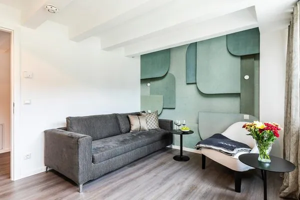 Schlafzimmer 2 (Landseite): 1 Schlafsofa (140x200), TV  FeWo strandoffice in PRORA - 8.06