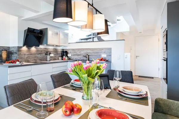 Vollausgestattete Küche  FeWo Sternenblick Dachterrasse in PRORA - 4.54