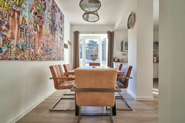 Wohn- /Essbereich: Sofa, Sitzbereich, Essbereich, TV  FeWo Seemannsgarn in PRORA - 7.04