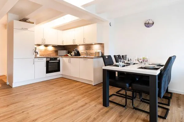 Offener Wohn- und Kochbereich  FeWo Dünenheide 3.3 in PRORA - 7.33