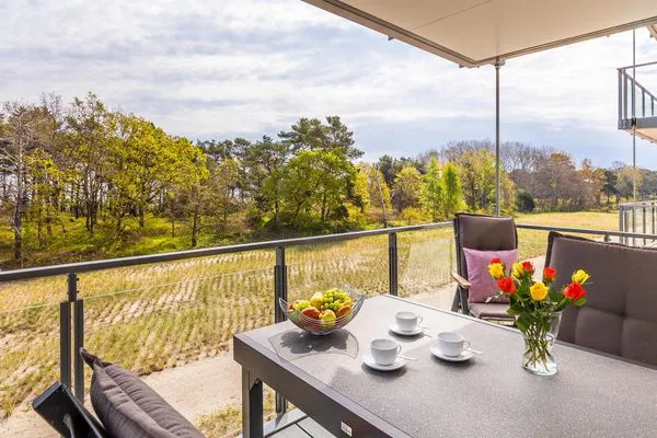 Balkon mit Sitzmöglichkeiten, Blick Richtung Meer  FeWo Küstenliebe in PRORA - 2.21