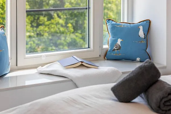 Schlafzimmer 1: Doppelbett (160x200), Kleiderschrank  FeWo Seeblick in PRORA - 2.54