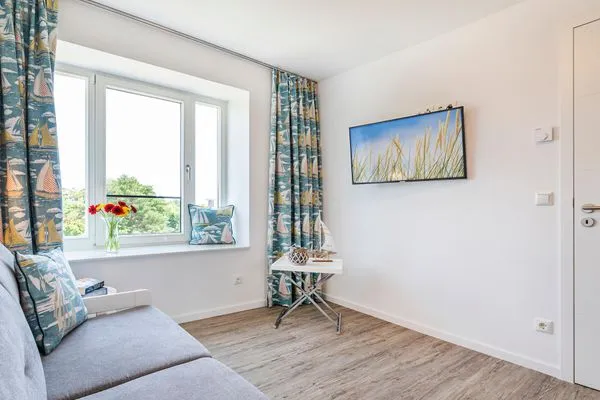 Schlafzimmer 2: Schlafsofa (160x200), TV  FeWo Seeblick in PRORA - 2.54