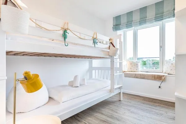 Schlafzimmer 2: Etagenbett 2 x (90x200),  FeWo Meerblick in PRORA - 2.55