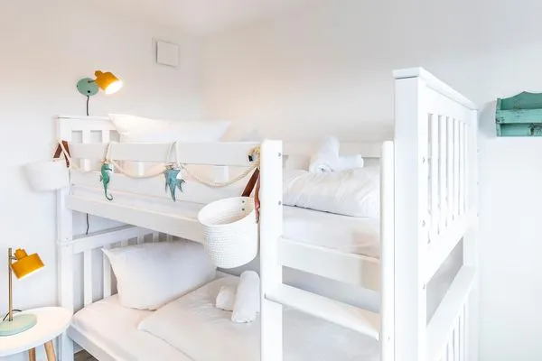 Schlafzimmer 2: Etagenbett 2 x (90x200),  FeWo Meerblick in PRORA - 2.55