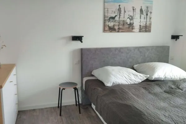 Schlafzimmer 1: Doppelbett (180 x 200), Sideboard  FeWo Treibholz in PRORA - 7.41