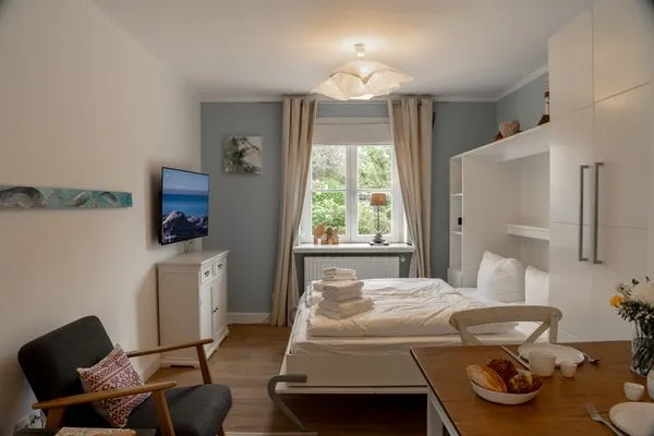 Einliegerwohnung Schlafzimmer EG  Alte Wache Komplett