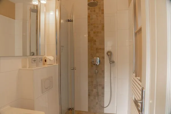 Einliegerwohnung Badezimmer EG  Alte Wache Komplett