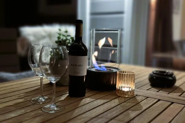 Gemütliche, ruhige Terrasse am Abend  Fördezauber