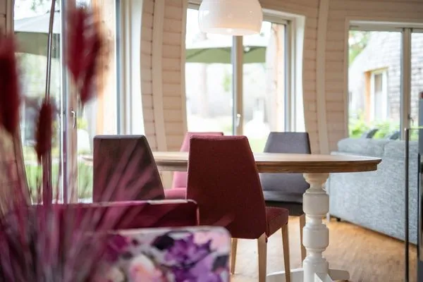 Ferienhaus Kia - Kugelhaus am Tollensesee - modern eingerichteter Stil  Kia