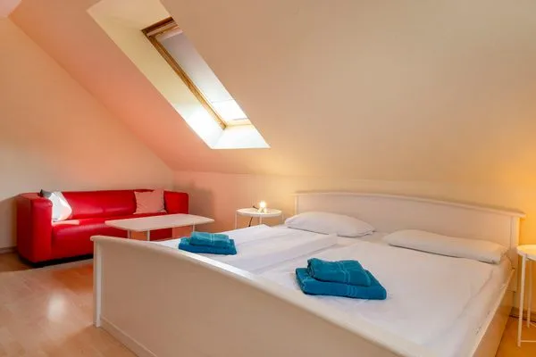 4. Schlafzimmer mit Doppelbett  Haus Zeitlos