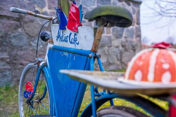 Ferienhaus Kugellager - Kugelhaus am Tollensesee - Cafe in der Umgebung  Kugellager