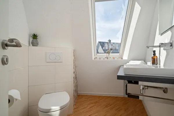 Ferienhaus Kugellager - Kugelhaus am Tollensesee - zusätzliches Badezimmer  Kugellager