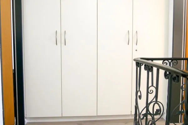 Flur DG / Einbauschrank und Kinderzimmer Ferienhaus Greune-Stee 87 Ferienwohnung Uttiet bi de Düün