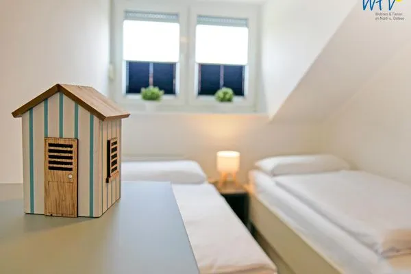 Schlafzimmer 2 Dekoration Ferienhaus Greune-Stee 87 Ferienwohnung Uttiet bi de Düün