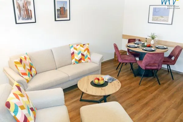 Wohnzimmer und Essecke Ferienhaus Greune-Stee 87 Ferienwohnung Uttiet bi de Düün