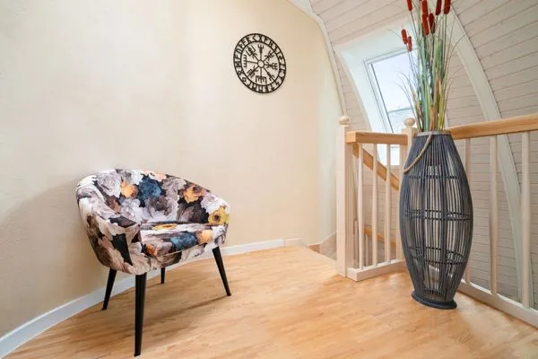 Ferienhaus Nordlichter - Kugelhaus am Tollensesee - dekorativer Sessel  Nordlichter