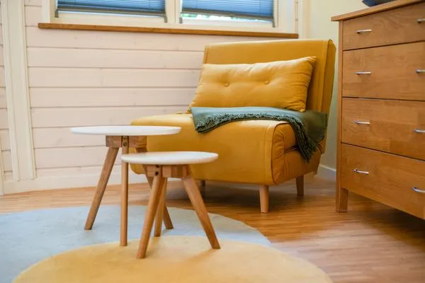 Ferienhaus Solveig - Kugelhaus am Tollensesee - cooler, moderner Sessel  Solveig