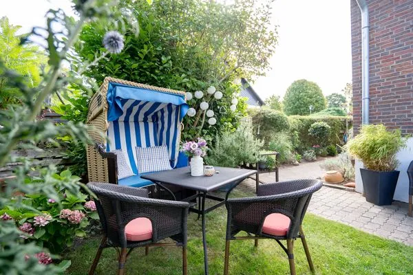 Garten  (HER16d) Ferienwohnung "Ankes Gästehaus 2" F***