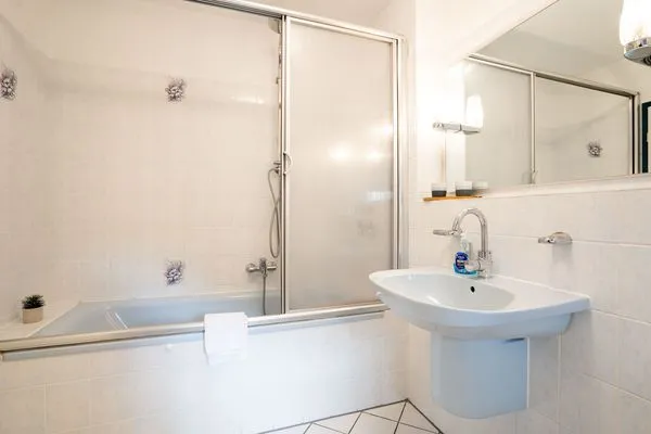 Badezimmer  (Ost11a) "Ferienwohnung Strandnah"