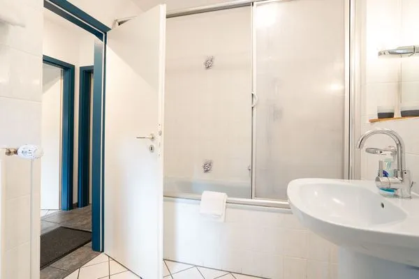 Badezimmer  (Ost11a) "Ferienwohnung Strandnah"