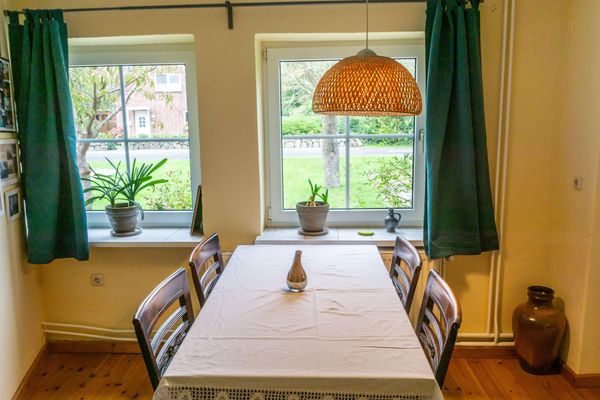  Ferienhaus Heimathafen Tönning - Esstisch