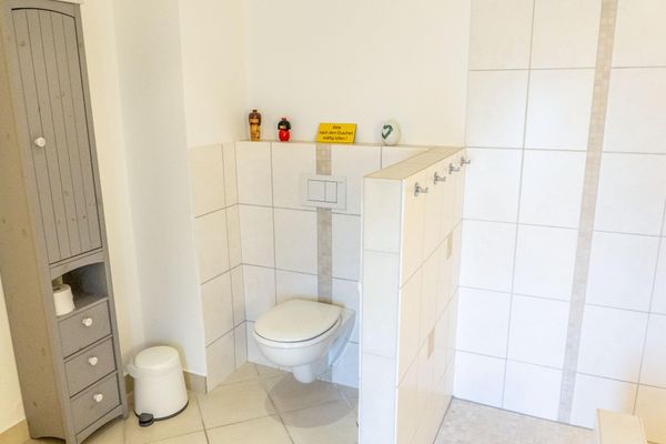  Ferienhaus Heimathafen Tönning - Badezimmer