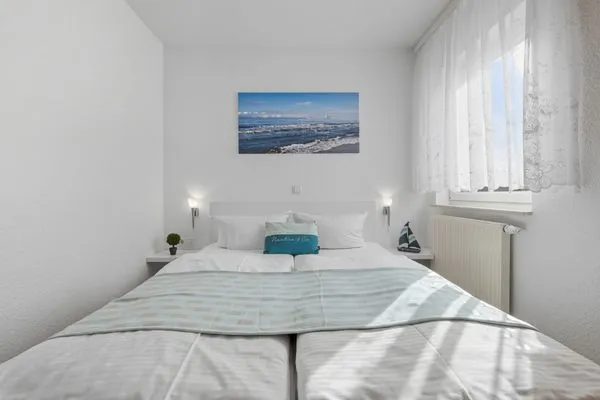 Schlafzimmer  Stranddistel, Am Küstenwald, Whg. 2 OG