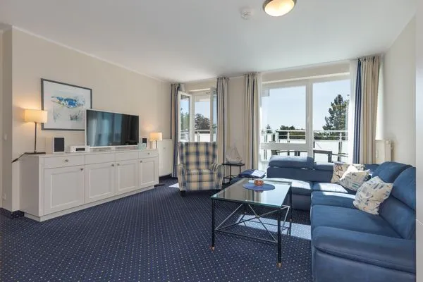 Apartment am Kurstrand Zingst - Wohnbereich mit Ausblick  Apartment am Kurstrand