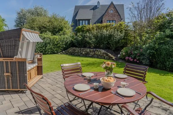 Gartenblick  Haus List Königshafen