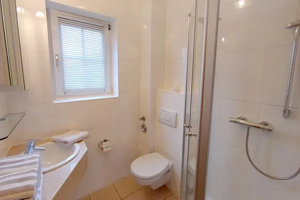 Badezimmer in der Ferienwohnung Auszeit am Meer in Wittdün auf Amrum Haus *Südspitze 17* Ferienwohnung *Auszeit am Meer*