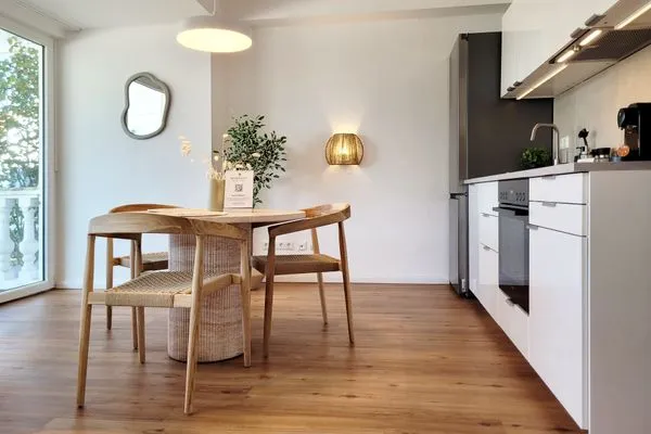 Essbereich für 3 Personen  Gemütliche Ferienwohnung mit Meerblick und Terrasse - Nur 50 Meter zum Strand inkl. Parkplatz und Fahrradunterstellplatz