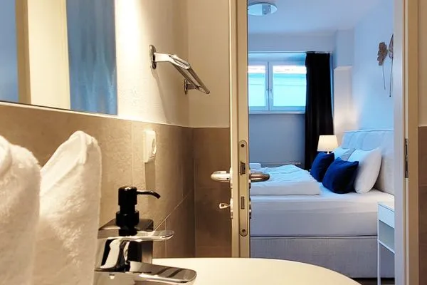 Badezimmer  Gemütliche Ferienwohnung mit Meerblick und Terrasse - Nur 50 Meter zum Strand inkl. Parkplatz und Fahrradunterstellplatz