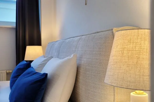 Bett  Gemütliche Ferienwohnung mit Meerblick und Terrasse - Nur 50 Meter zum Strand inkl. Parkplatz und Fahrradunterstellplatz