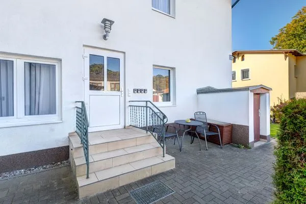 Fassade / Eingang  Stranddistel, Haus Gudrun: Whg. 1