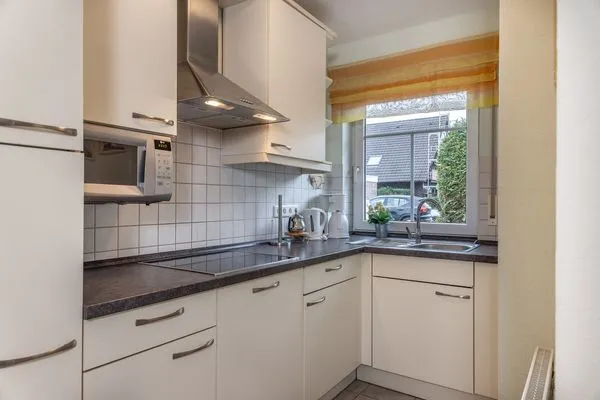  Deichstraße 14e-i 50101 Sonnenwind 1