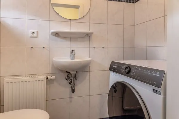  Deichstraße 14e-i 50101 Sonnenwind 1