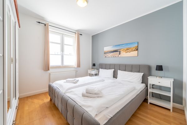 Schlafzimmer 1 mit Doppelbett