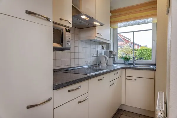  Deichstraße 14e-i 50105 Sonnenwind 5